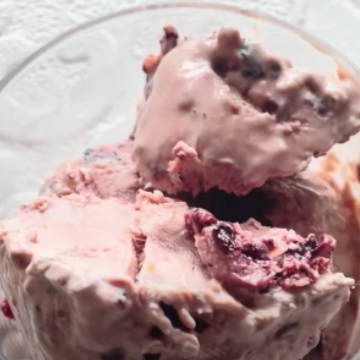 🍨  irresistible  helado de yogur griego con frutos rojos